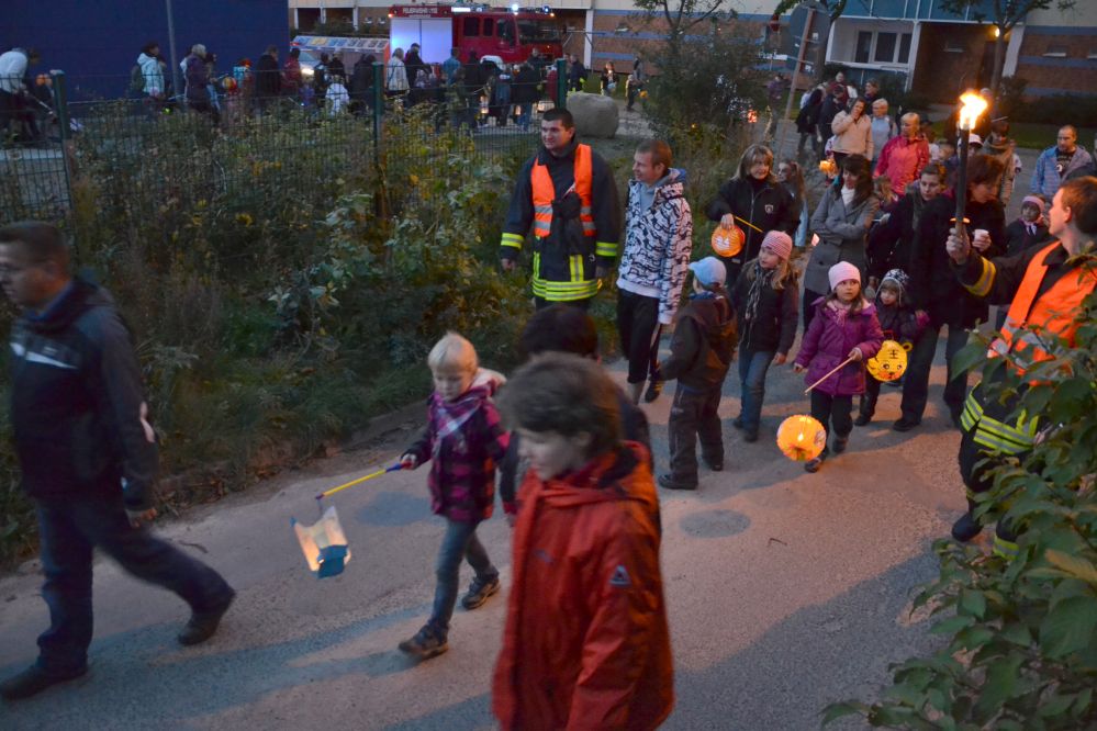 Halloweenfest mit Lampionumzug in Lichtenhagen